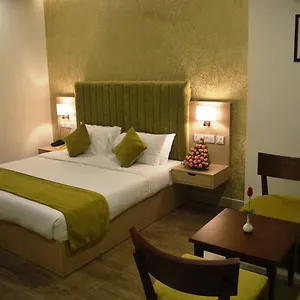 Hotel Raj Riveria